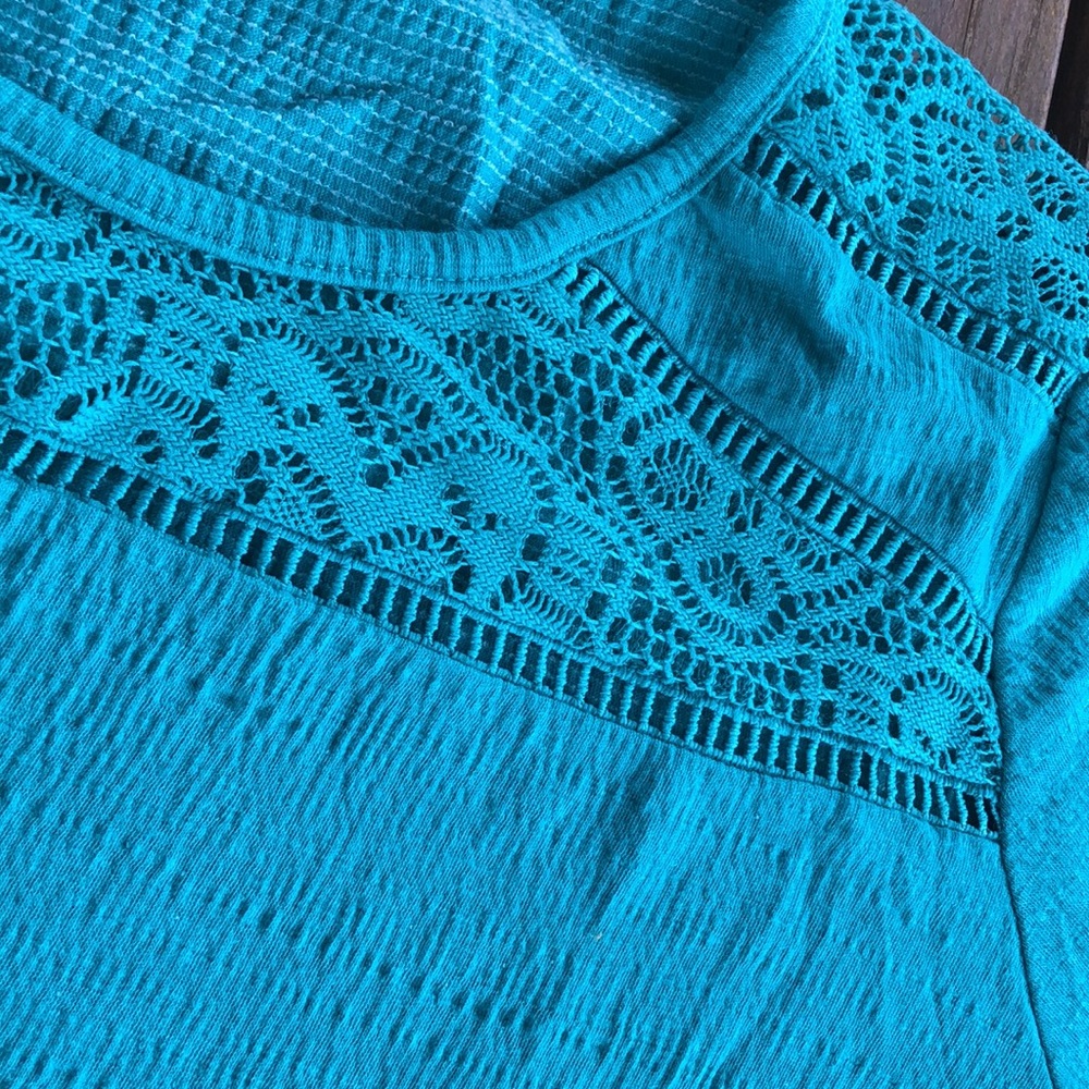 New Directions Green Ruffled sleeve top - Picture 3 of 6